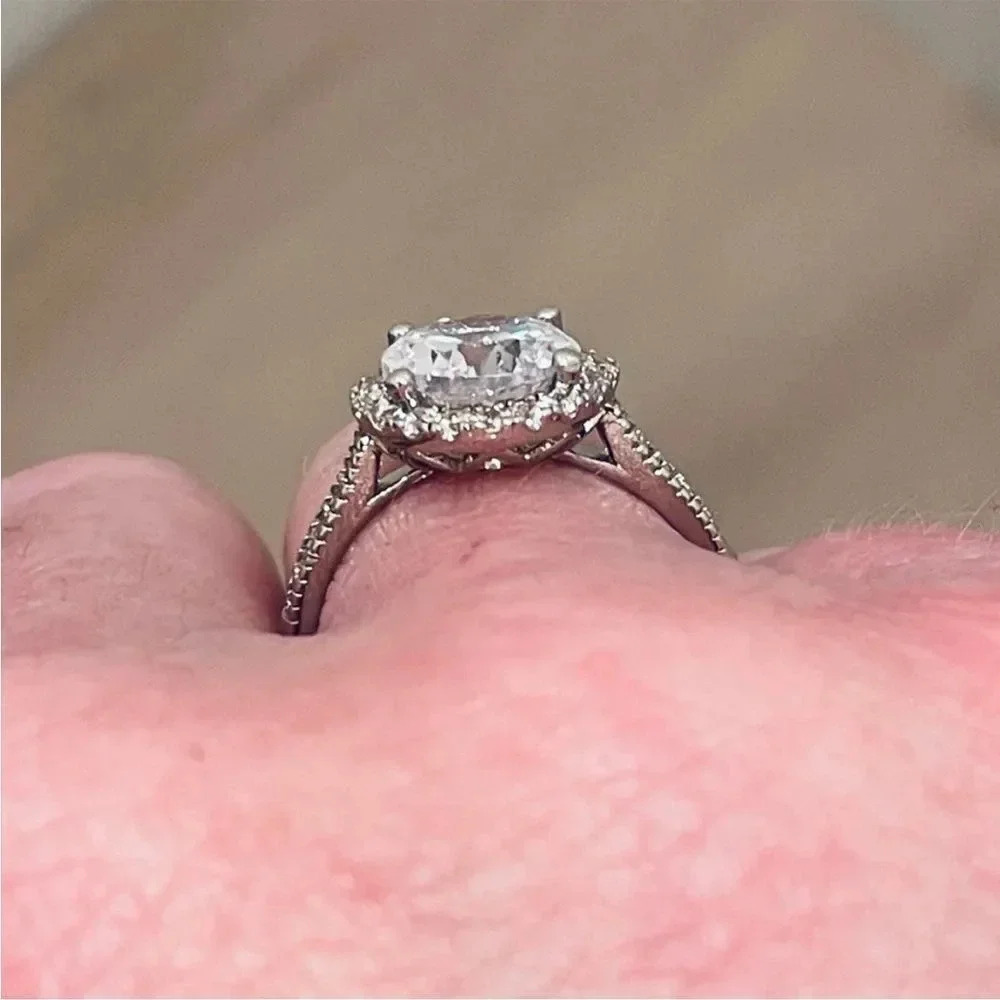 NORDSTROM JEWELRY BEAUTIFUL BRILLIANT 4CTW HALO STERLING PLATED CZ. RING SIZE 8 - Picture 10 of 16
